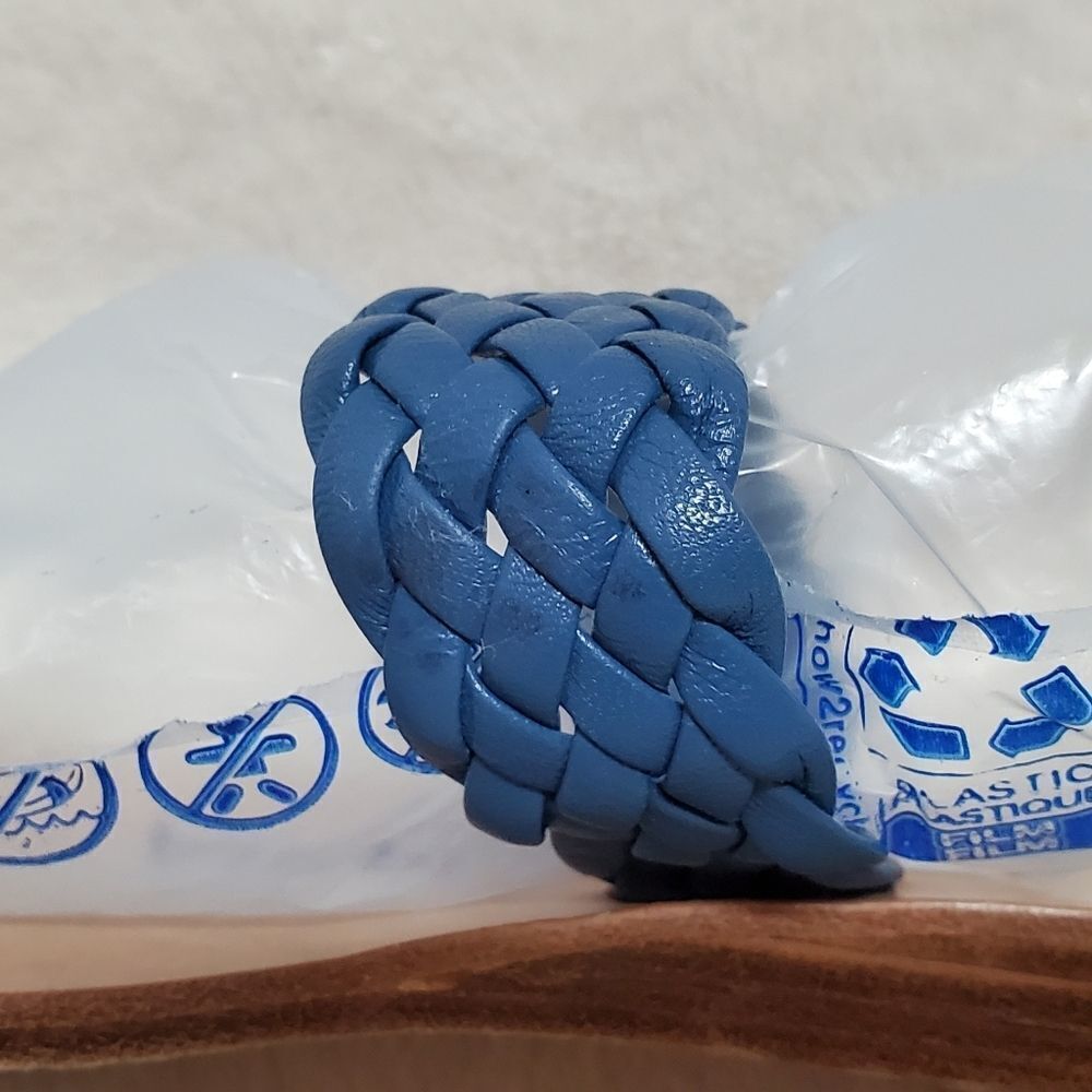𝅺100% Capri Blue Italian Leather Stacked Heel Crystal Heart Thong Sandals 6.5 - Picture 8 of 14